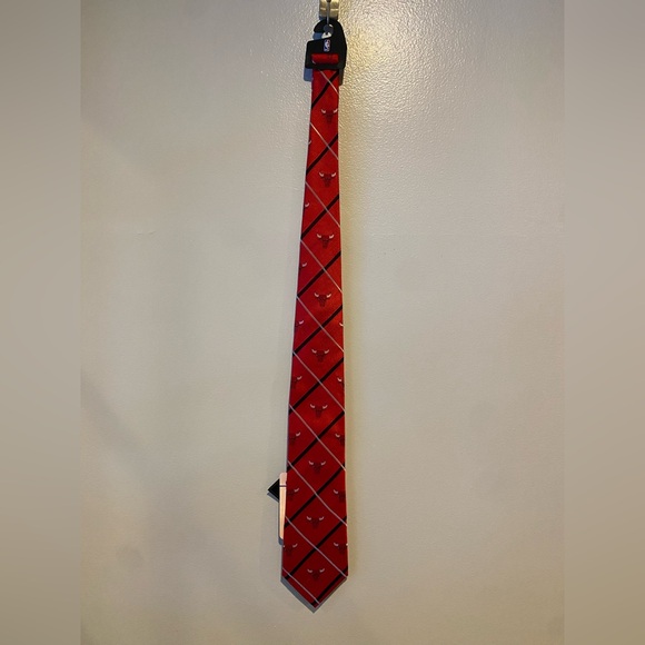 NBA Ties Men's Chicago Bulls Necktie Basketball 100% Silk Tie Red Black NWT - Picture 5 of 8